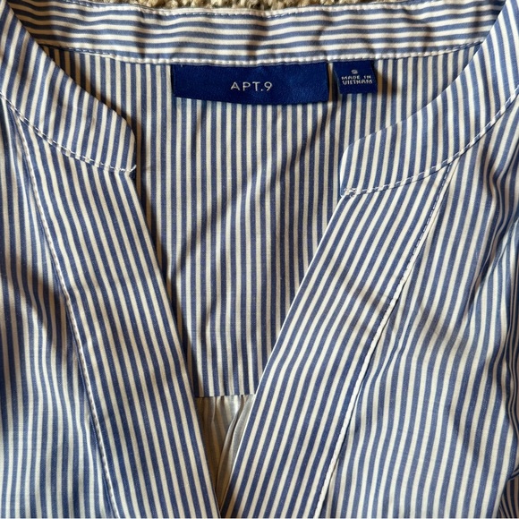 Apt. 9 Blouse - Picture 3 of 3